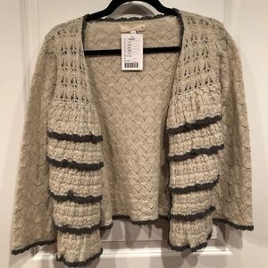 Feminine ivory Anthropologie sweater size Med
